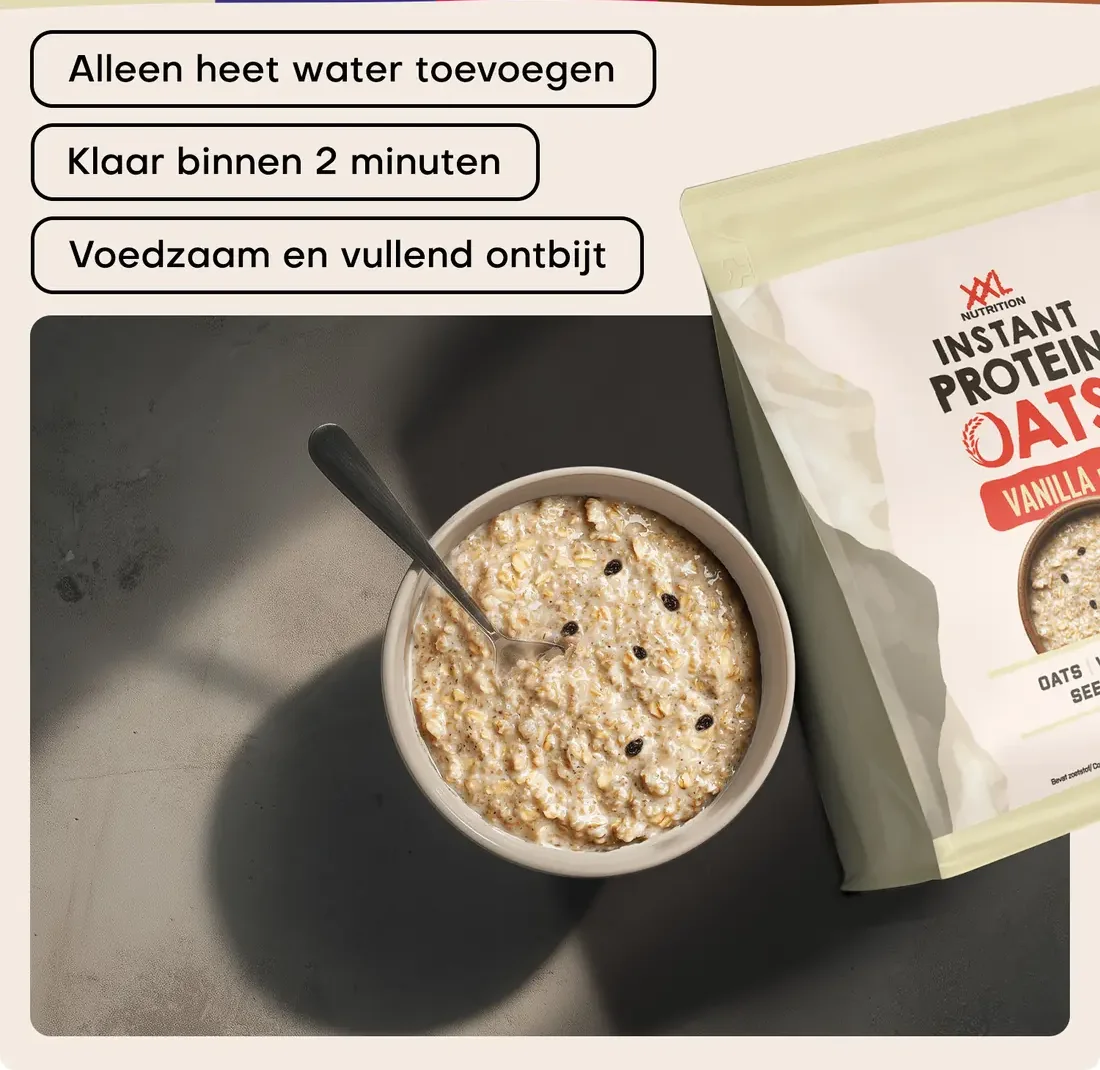 Kom Instant Protein Oats naast de verpakking